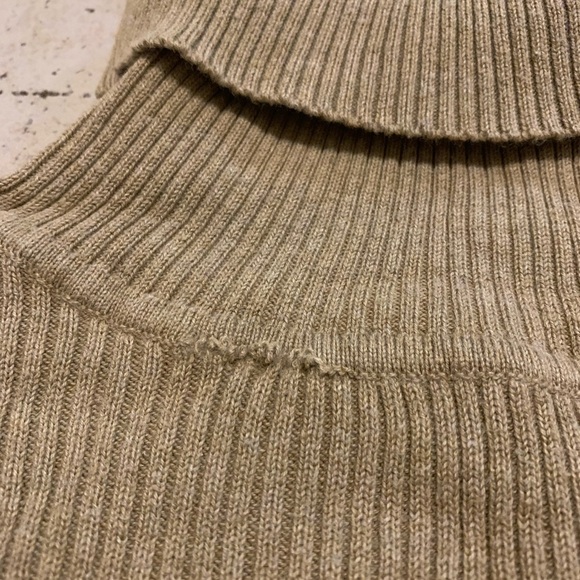 VINTAGE 90s Lizsport Liz Claiborne Tan Ribbed Cotton Turtleneck Sweater S - Picture 6 of 6